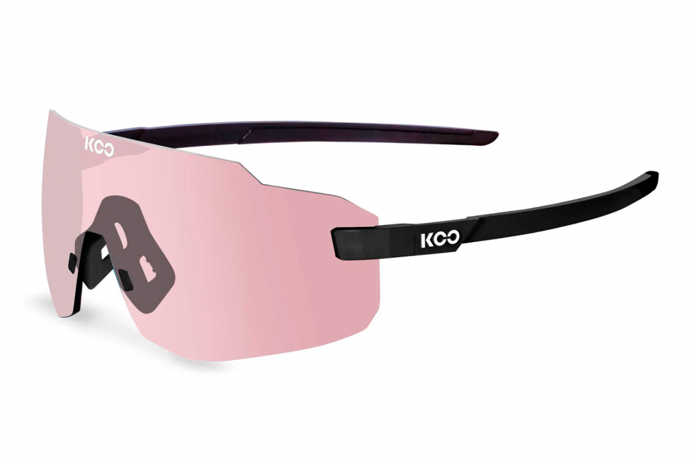 Очки солнцезащитные KOO SUPERNOVA (матовые чёрные/фотохромные розовые)
