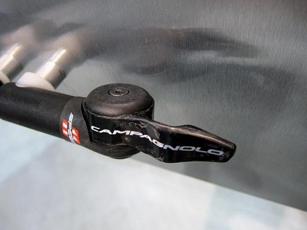 Новые переключатели для рулевых наконечников Campagnolo отличаются встроенным механизмом нулевой позиции.