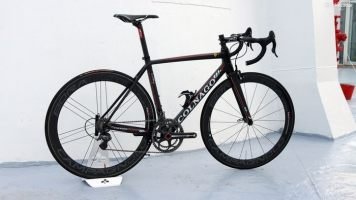 АЭРОДИНАМИЧЕСКИЙ ШОССЕЙНЫЙ ВЕЛОСИПЕД COLNAGO V1-R