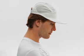 Беговая кепка BIVIUM 102/126 (белая)