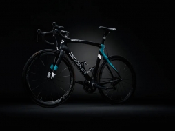 Велосипед PINARELLO F8 TEAM SKY Campagnolo SUPER RECORD Campagnolo BORA ULTRA 35 (2016)