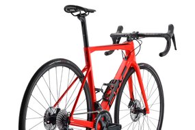 Велосипед BMC TEAMMACHINE SLR FIVE (красный/чёрный) SHIMANO ULTEGRA MAVIC OPEN DISC